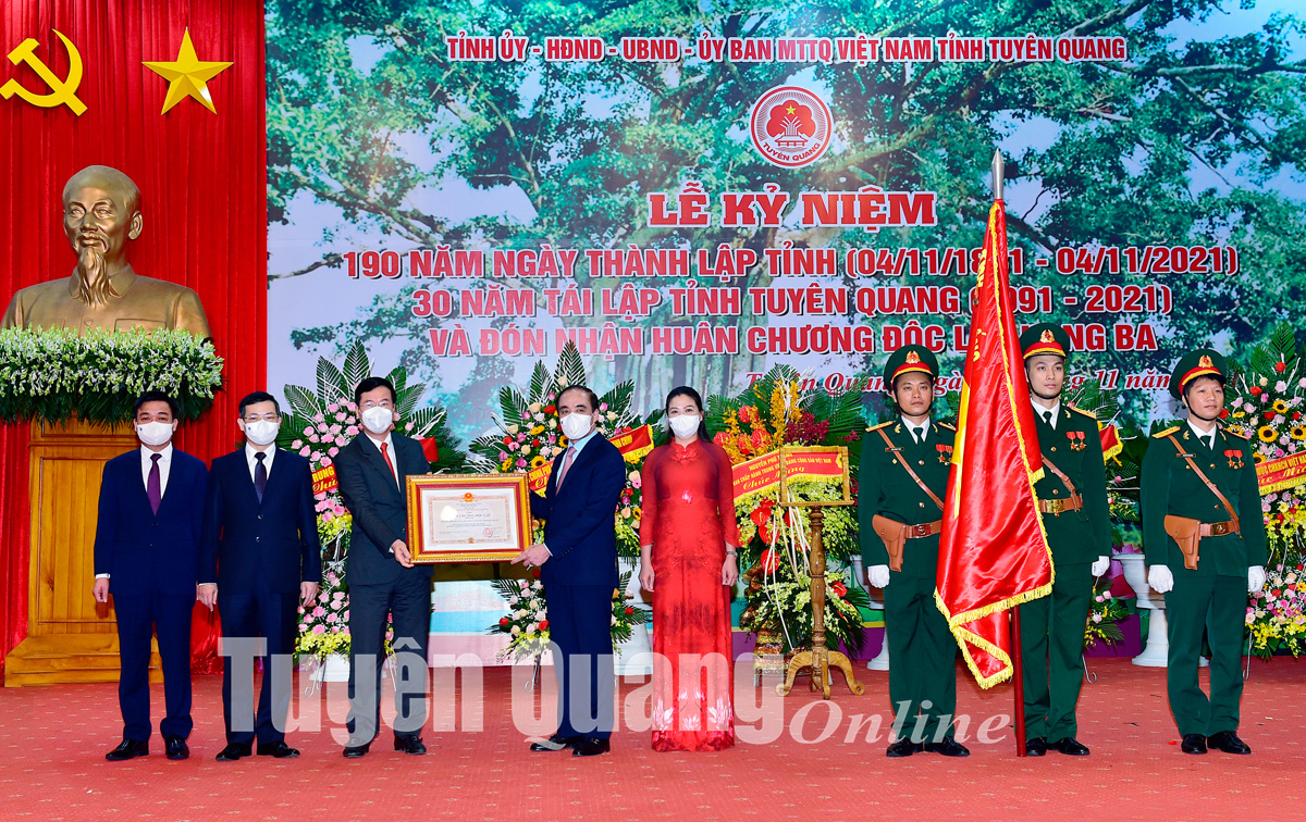 Kỷ niệm 190 năm thành lập tỉnh, 30 năm tái lập tỉnh Tuyên Quang và đón nhận Huân chương Độc lập hạng Ba
